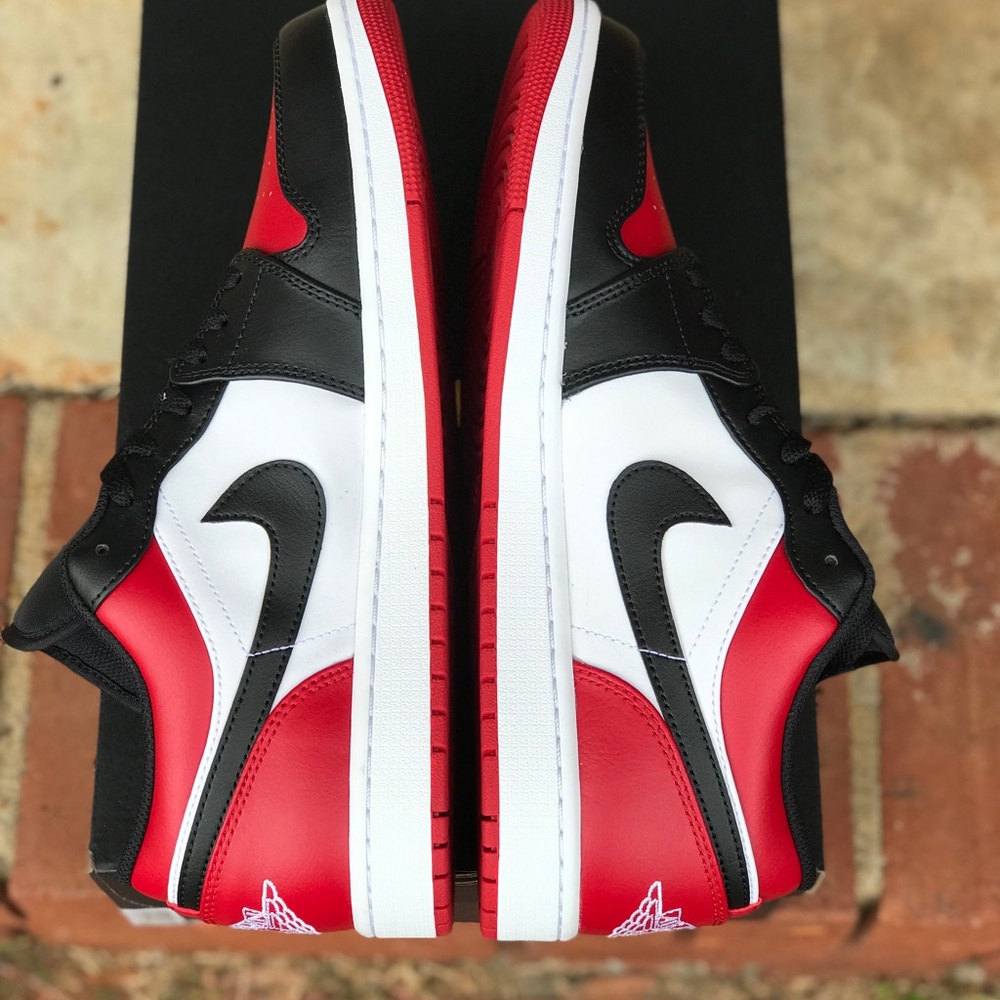 Air Jordan Retro 1 ‘Bred Toe’ Low (2021) - Picture 7 of 15